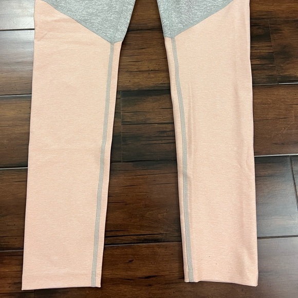 NWT - Outdoor Voices  Colorblock Springs 7/8 Leggings - Size M - Picture 11 of 13